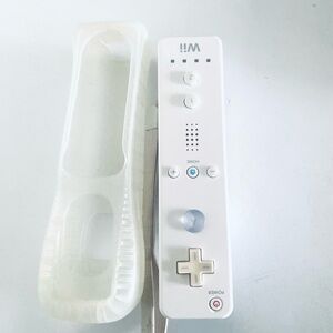 Nintendo Wii Remote Controller with Silicone Cover - White Tested Working